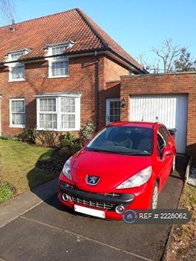 2 Bedroom Semi-Detached House To Rent In The Cloisters, Welwyn Garden City, AL8