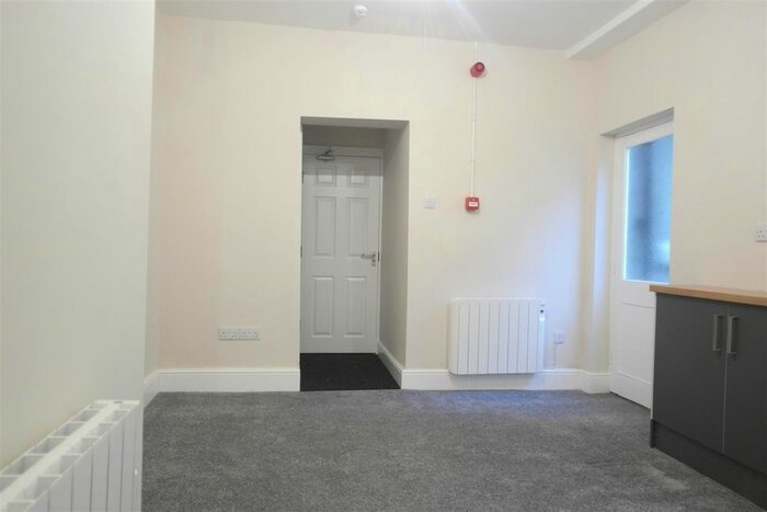 1 Bedroom Flat To Rent In Albany Street, Hull, HU3