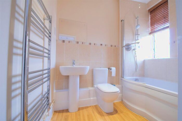 1 Bedroom Flat To Rent In High Street, Cranleigh, GU6
