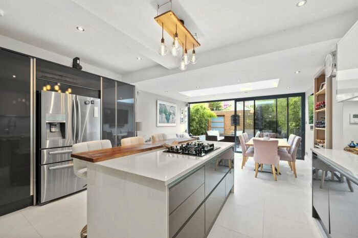 House To Rent In Clifton Road, Kingston Upon Thames, KT2