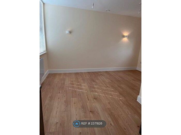 1 Bedroom Flat To Rent In Victoria Street, Gillingham Kent, ME7