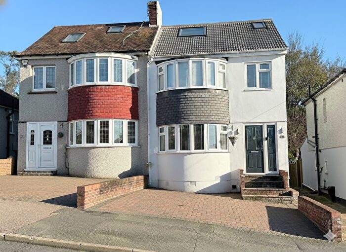 4 Bedroom Semi Detached House For Sale In Edendale Road, Bexleyheath, Kent, DA7