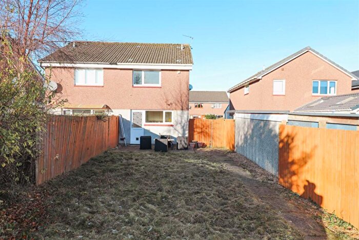 2 Bedroom Semi-Detached House For Sale In Springfield Park, Kinross, KY13