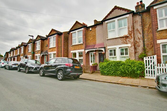 3 Bedroom End Of Terrace House To Rent In Foxbury Road, Bromley, BR1