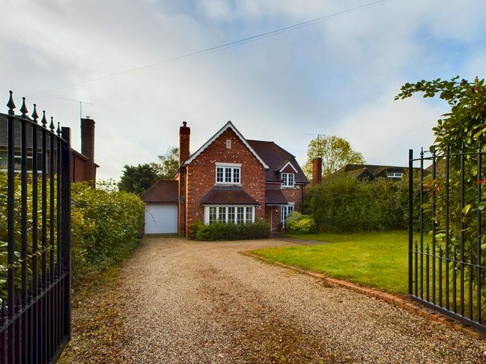 4 Bedroom Detached House To Rent In Cockney Hill, Tilehurst, Reading, RG30