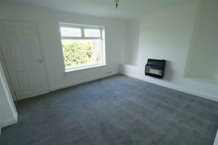 2 Bedroom Semi-Detached House To Rent In Davis Road, Askern, Doncaster, DN6