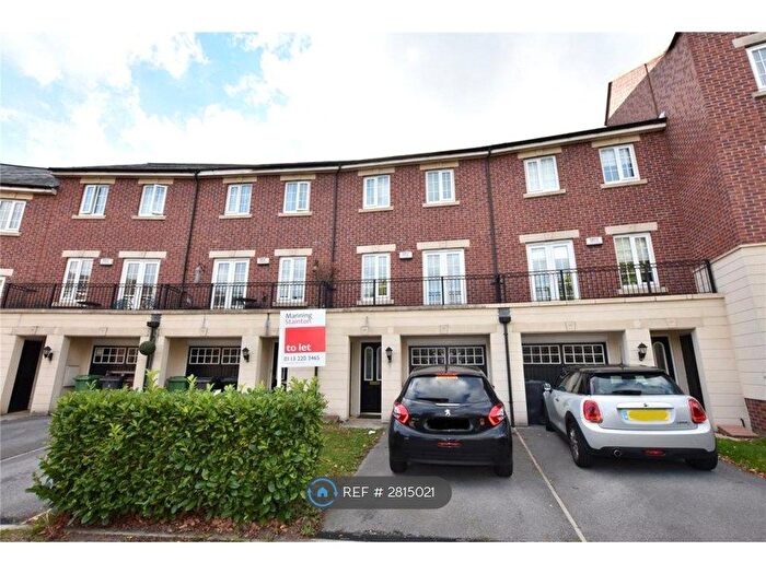 4 Bedroom Terraced House To Rent In Salamanca Crescent, Leeds, LS10