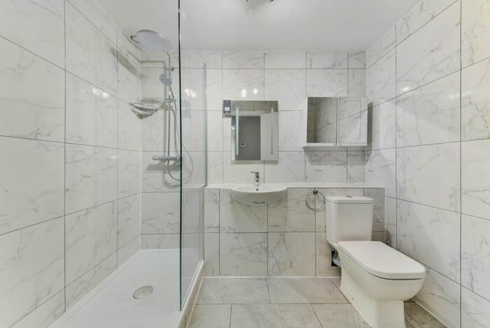 2 Bedroom Flat To Rent In Trinity Road, London, SW19