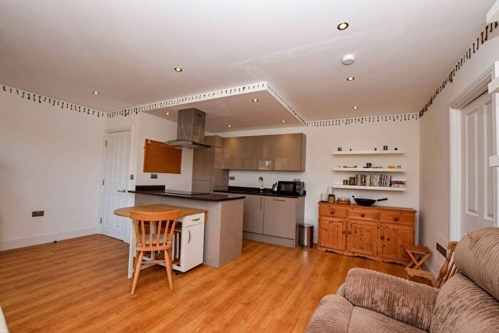 2 Bedroom Flat To Rent In Swan Court, Hemel Hempstead, HP1