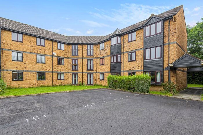 2 Bedroom Apartment To Rent In Heron Drive, Bicester, OX26