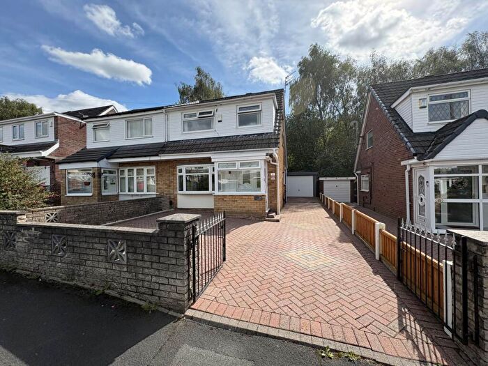 3 Bedroom Semi Detached House For Sale In Hereford Way, Manchester, M24