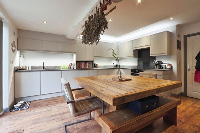 5 Bedroom Town House For Sale In Knoll Mews, Woolley Grange, Barnsley, S75