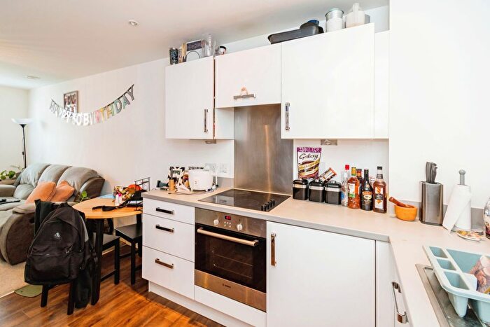 1 Bedroom Flat For Sale In College Street, Southampton, Hampshire, SO14