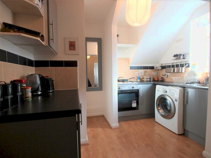 1 Bedroom Flat To Rent In Oakleigh Road North, Whetstone, N20
