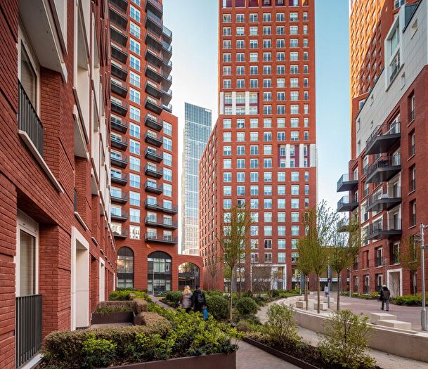 2 Bedroom Flat For Sale In Keybridge, Exchange Gardens, London, SW8