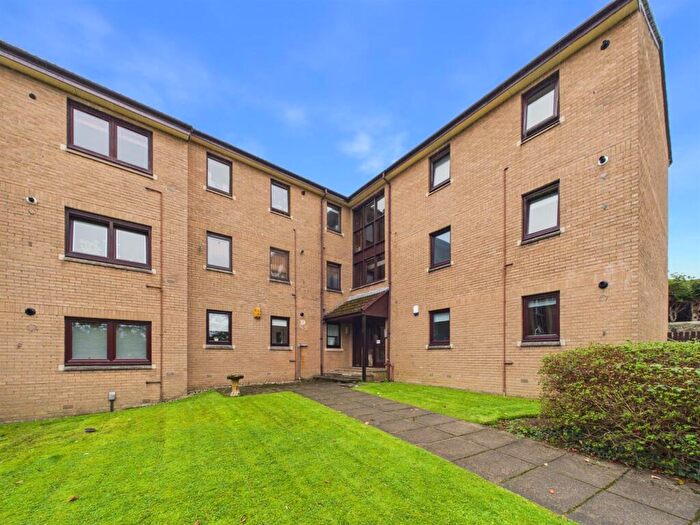 2 Bedroom Flat For Sale In Brodie Park Avenue, Paisley, PA2