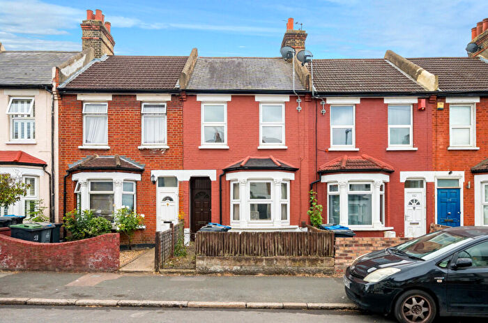 2 Bedroom Terraced House For Sale In Northwood Road, Thornton Heath, CR7