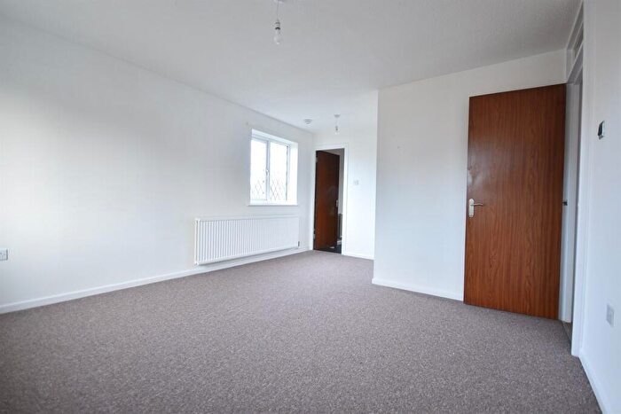 1 Bedroom Apartment For Sale In The Willows, Caversham, Reading, RG4