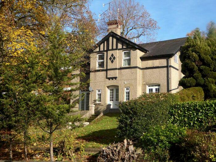 Flat To Rent In Godstone Road, Kenley, CR8