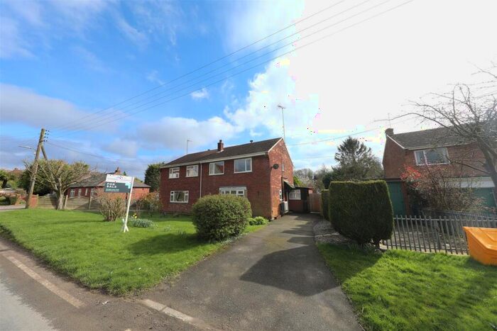 3 Bedroom Semi-Detached House For Sale In Walkington Road, Little Weighton, HU20