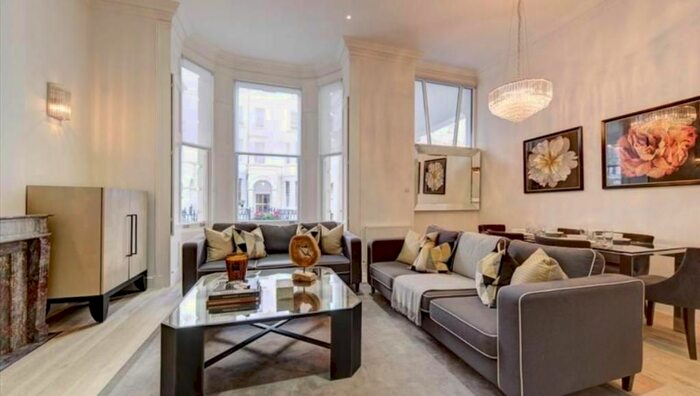 4 Bedroom Flat To Rent In Lexham Gardens, London, W8