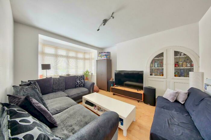 4 Bedroom End Of Terrace House To Rent In Martin Way, London, SM4