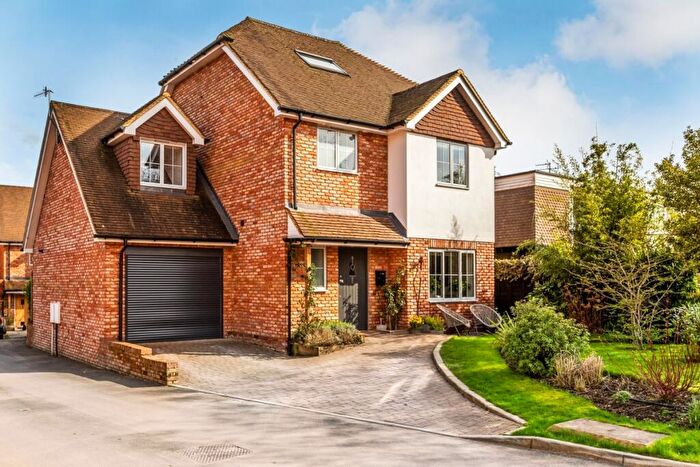 4 Bedroom Detached House To Rent In Holly Close Betchworth, RH3