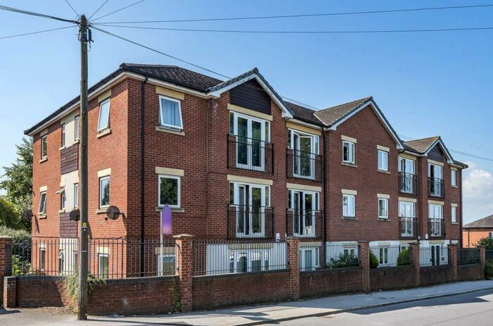 2 Bedroom Apartment To Rent In Vesper Road, Leeds, LS5