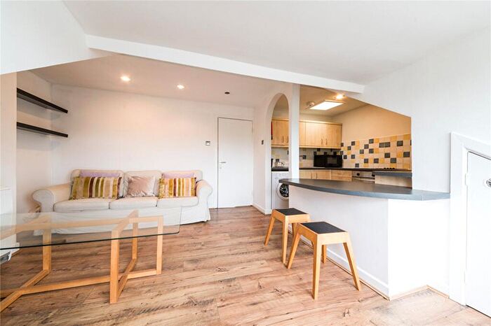 1 Bedroom Apartment To Rent In Caroline Buildings, BA2
