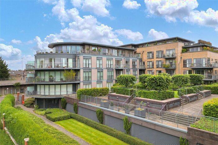 2 Bedroom Flat To Rent In Keynes House, Kingsley Walk, Cambridge, CB5