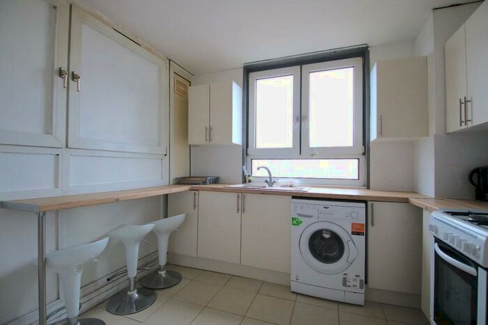 4 Bedroom Flat To Rent In Glamis Road, London, E1W