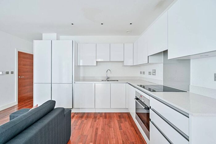 2 Bedroom Flat To Rent In Bellville House, Greenwich, London, SE10