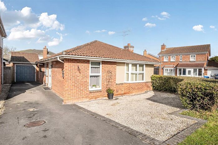 2 Bedroom Bungalow For Sale In Hatchgate Copse Bracknell, Berkshire, RG12
