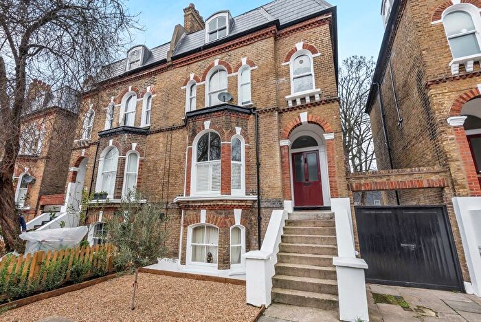1 Bedroom Flat To Rent In Loughborough Road, London, SW9