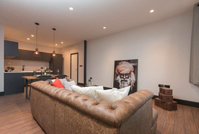 2 Bedroom Apartment To Rent In Bed Apartment, Portland Street, Basil House, M1