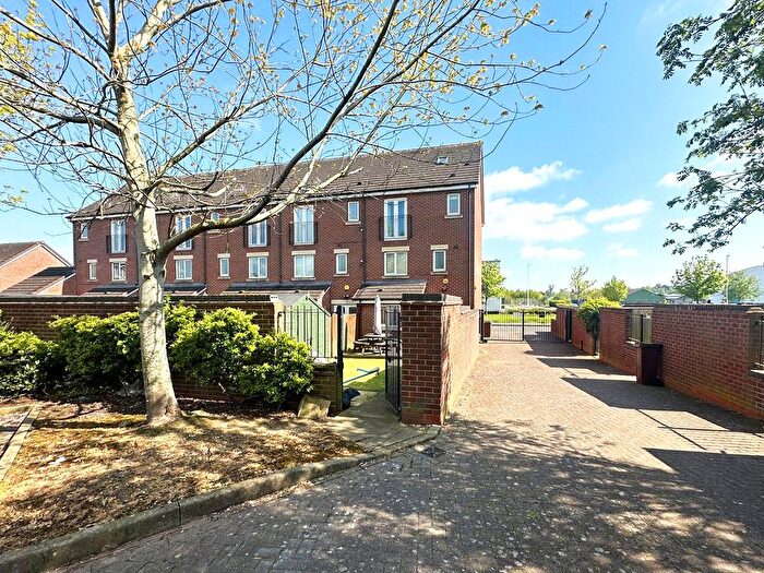 4 Bedroom End Terrace House For Sale In Greenock Crescent, Parkfields, Wolverhampton, West Midlands, WV4
