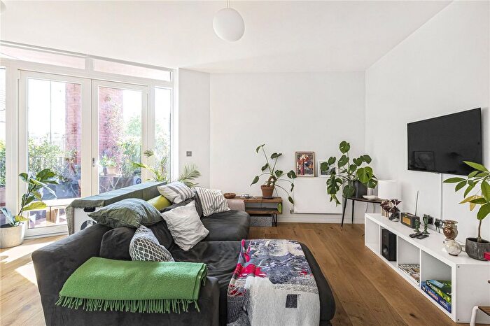 1 Bedroom Flat To Rent In Loddiges Road, London, E9