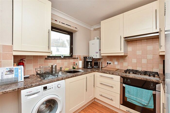 3 Bedroom End Terrace House For Sale In Shalmsford Street, Chartham, Canterbury, Kent, CT4