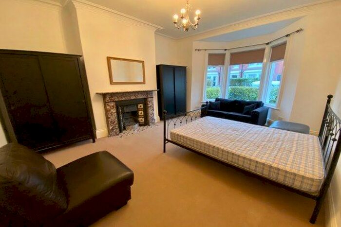 2 Bedroom Flat To Rent In Beaumont Terrace, Newcastle Upon Tyne, NE3