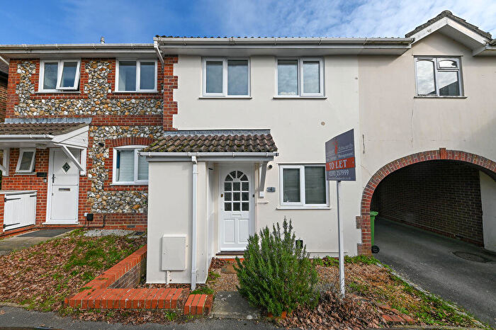 2 Bedroom Terraced House To Rent In Crossbill Close, Horndean, PO8