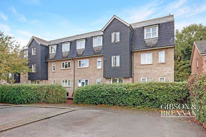 2 Bedroom Flat For Sale In Menzies Avenue, Basildon, SS15