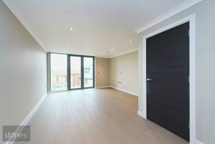 2 Bedroom Apartment To Rent In Hope Close, London, NW4