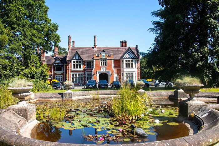 3 Bedroom Flat For Sale In Chorleywood House Drive, Chorleywood, WD3