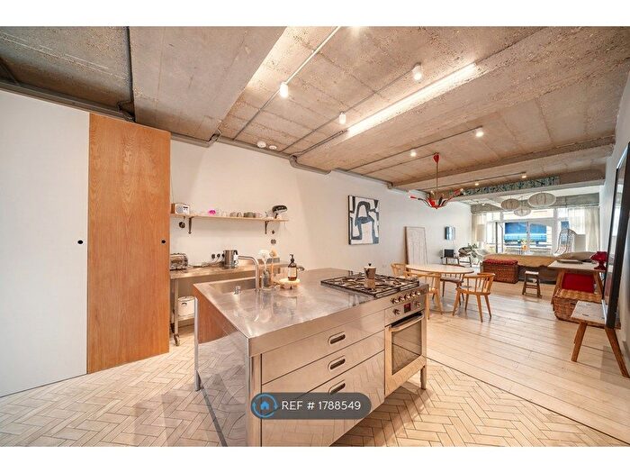 2 Bedroom Flat To Rent In Ransomes Dock, London, SW11