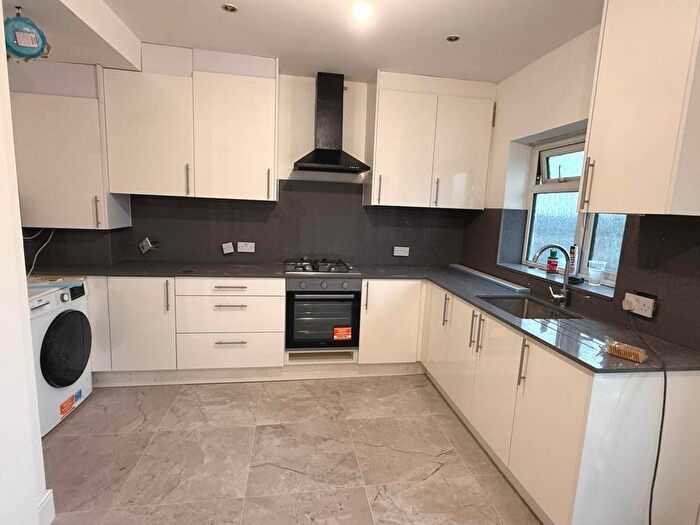 4 Bedroom Semi-Detached House To Rent In Myrtle Road, East Bedfont, TW14