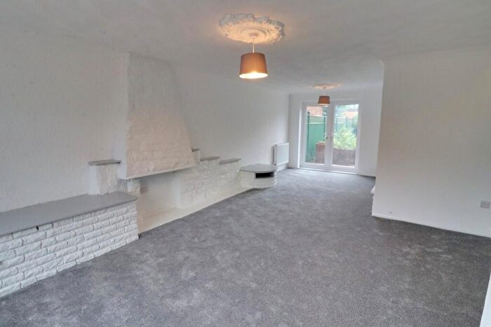 4 Bedroom Semi-Detached House To Rent In Hilda Gardens, Denmead. Unfurn, PO7