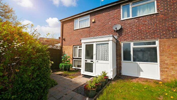 2 Bedroom Semi Detached House For Sale In Lark Rise, Hatfield, AL10