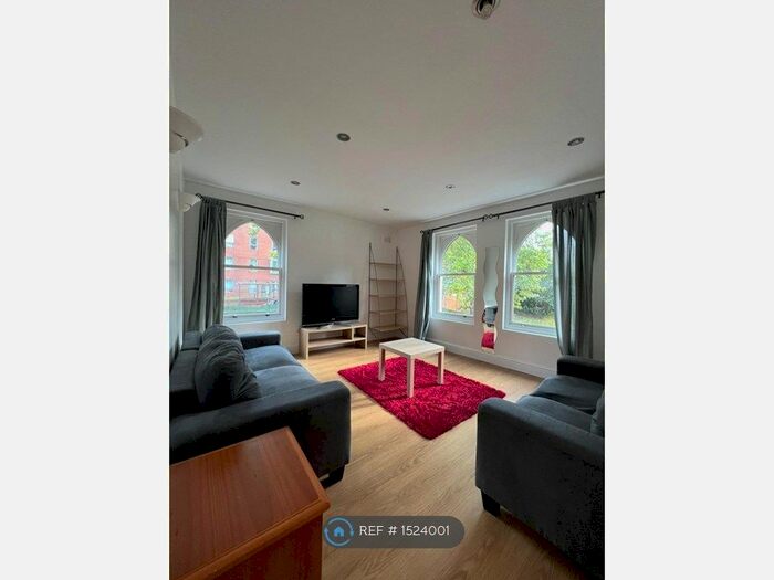 2 Bedroom Flat To Rent In Whitegothic House, London, SE22