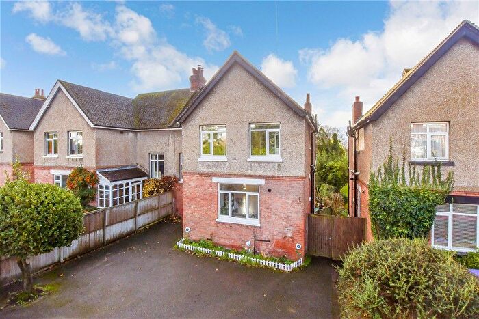 4 Bedroom Semi Detached House For Sale In Seabrook Road, Hythe, Kent, CT21