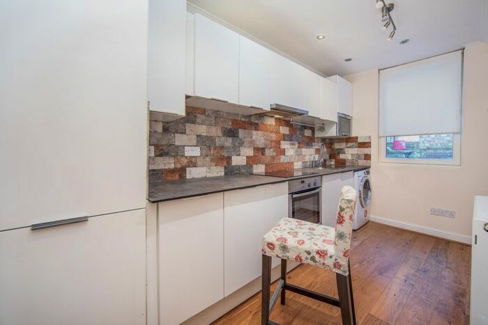 2 Bedroom Flat To Rent In Torriano Avenue, Kentish Town/Camden, London, NW5